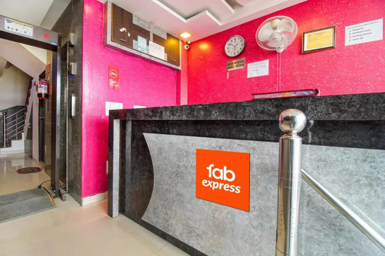 FabHotel TP Suites