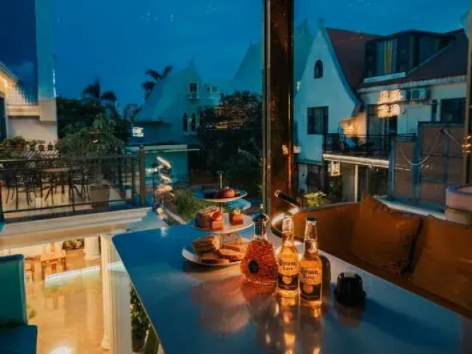Deluxe Villa Boutique Hostel