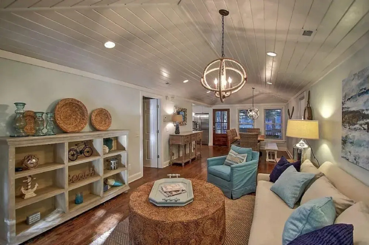 35 Twin Oaks