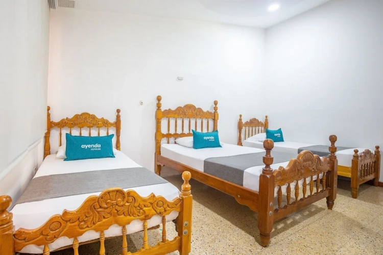 Standard Triple room