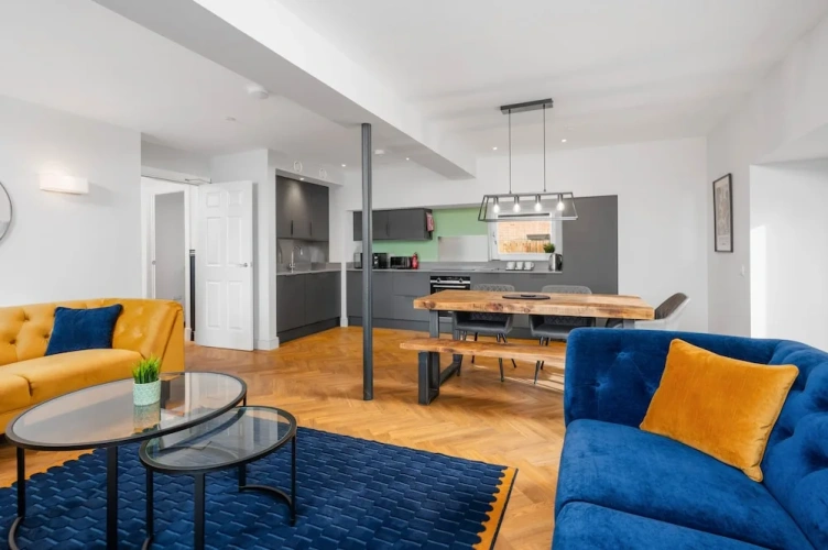 3 Bedrooms Luxury Apartment