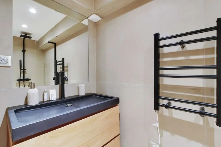 Spacious Apartment With 2 Rooms