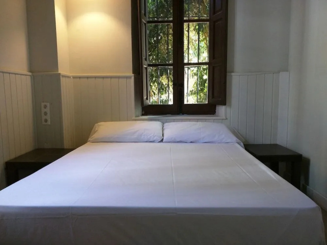Nwt Paradise Urban Hostel