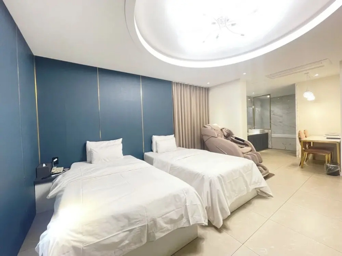 Knox Hotel