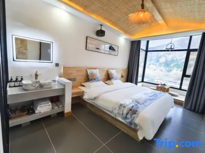 Standard Double room with mountain view