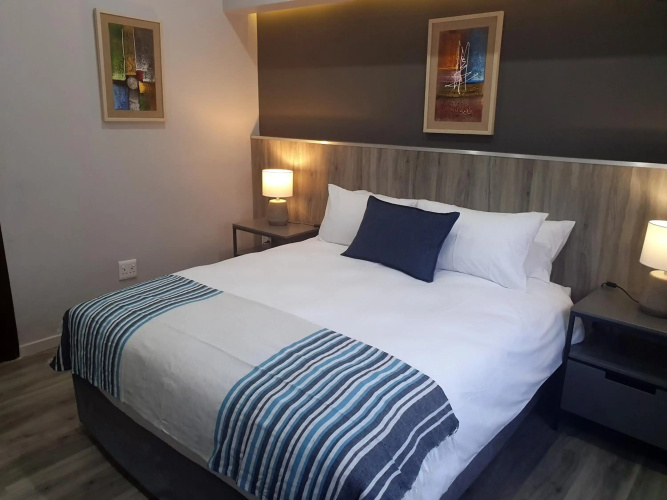 La Orchard Hotel