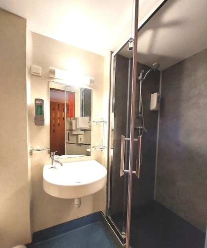 Standard Quadruple room with park view