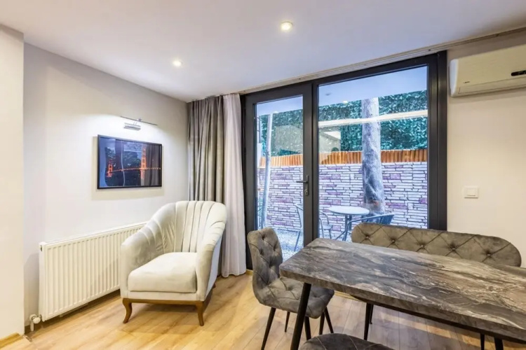 Missafir Distinguished Flat With Backyard in Sisli
