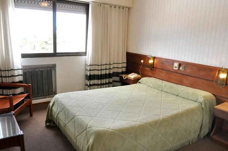 El Velero Hotel