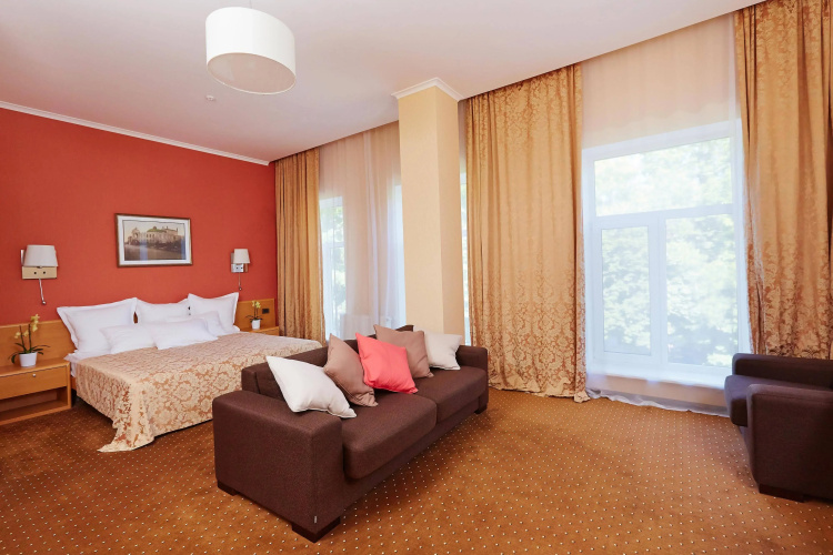 Aleksandrovskiy Hotel
