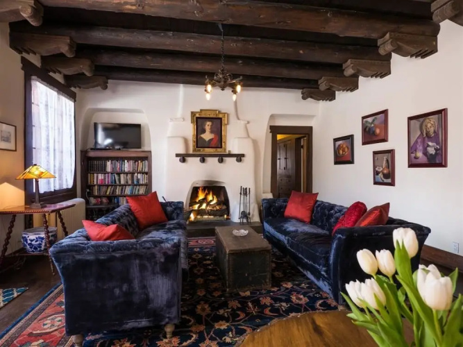 5bd Historic Pink House