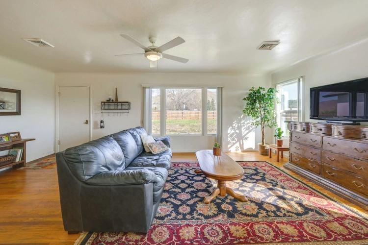 2 Bedrooms Cottage