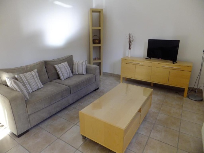 2 Bedrooms Cottage