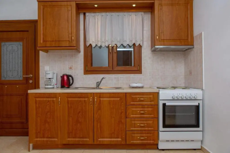 Apiranthian house II (3 BDRM)