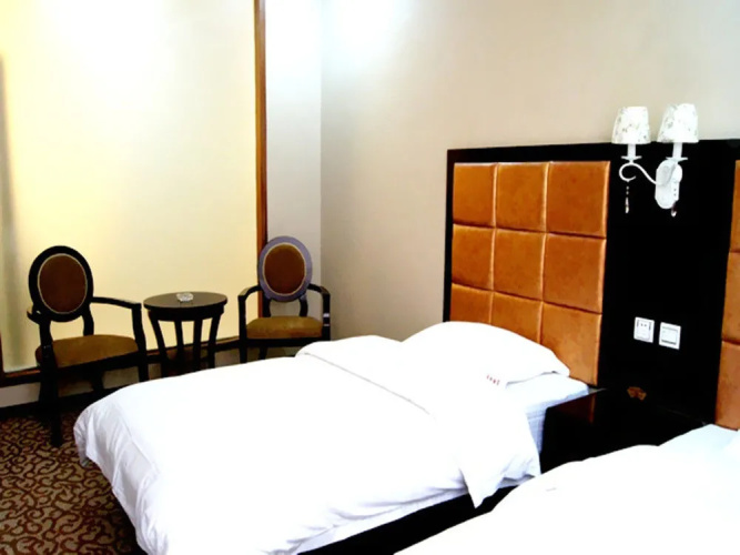 Kunming Tong Yi Business Hotel