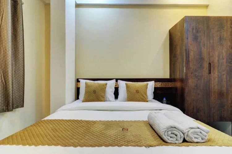 Deluxe Double room with city view