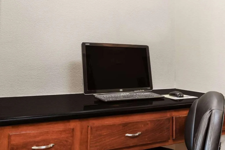 Days Inn And Suites Marquez