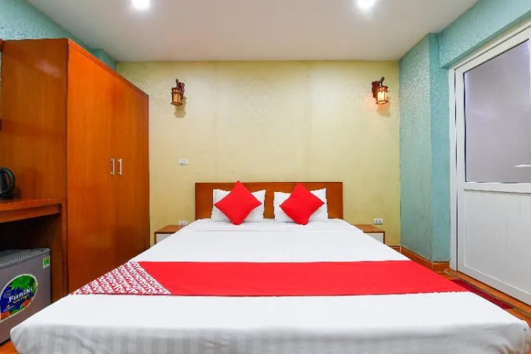 OYO 241 Hp Home Hotel