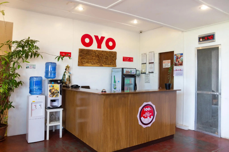 OYO 150 Davao Airport View Hotel Vaccinated Staff