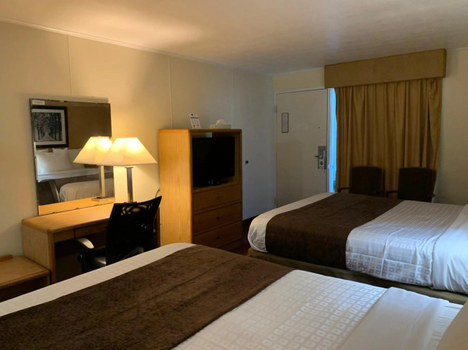 Red Carpet Inn and Suites Ebensburg