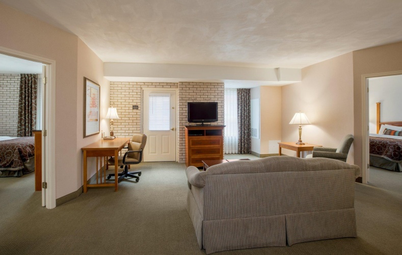 1 Bedroom Quadruple Suite