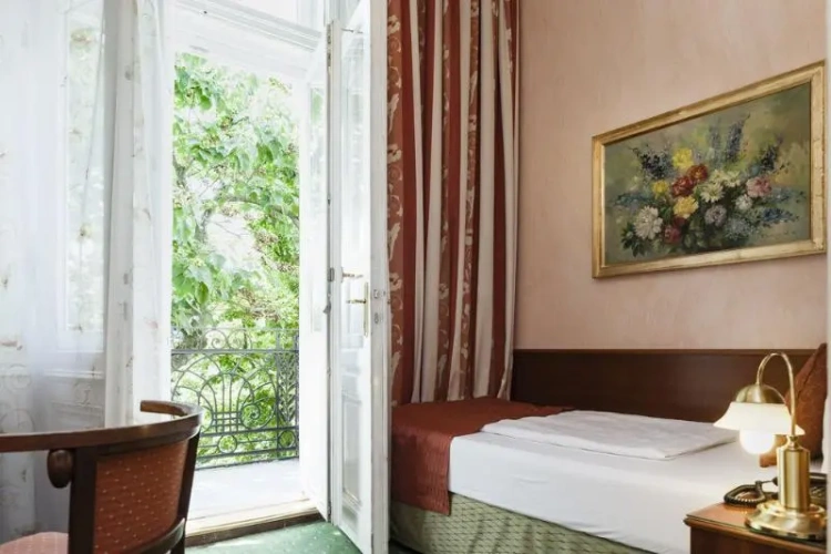 Standard Single room with balcony