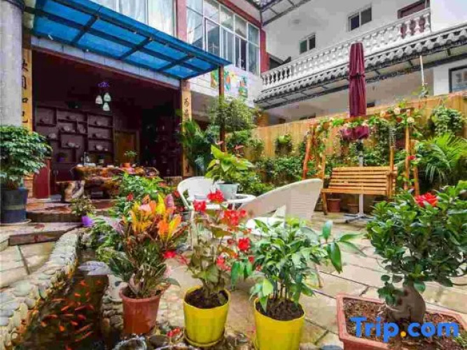 Tingfeng Courtyard Inn