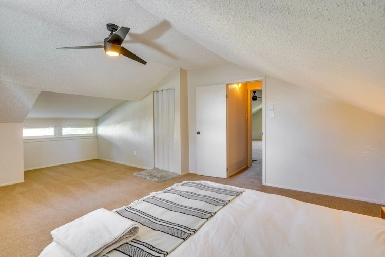 4 Bedrooms Cottage