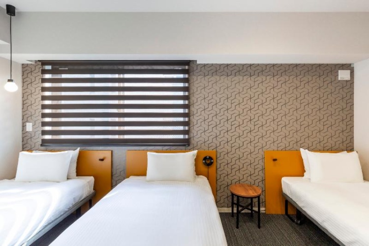 Standard Triple room