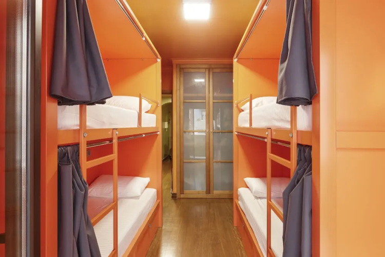 HUUX Hostel
