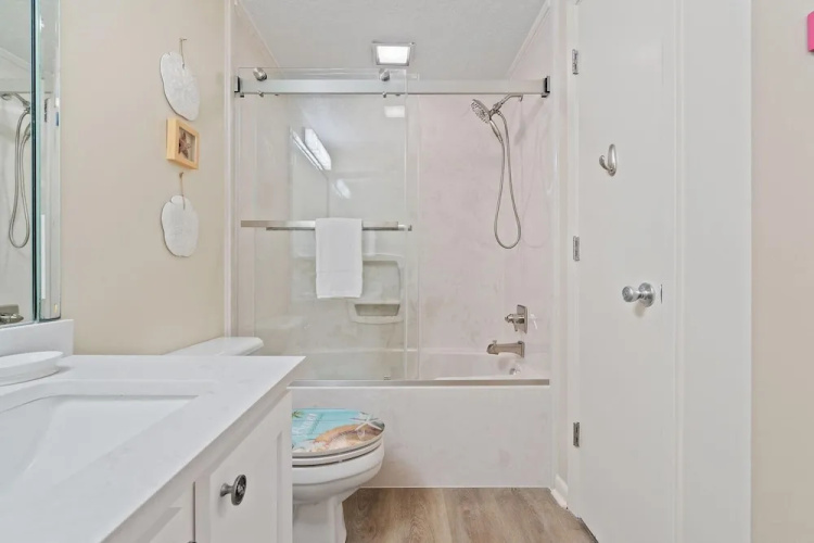 Romar Place 1002