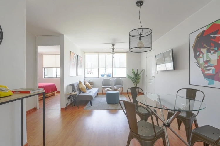 3 Bedrooms Apartment