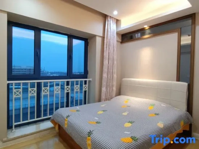 1 Bedroom Business Suite