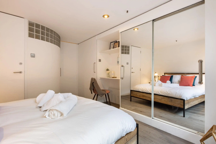 Central Soho Warehouse Loft with Concierge