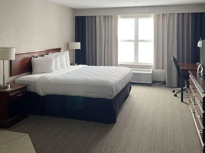 Country Inn & Suites by Radisson, Houghton, MI