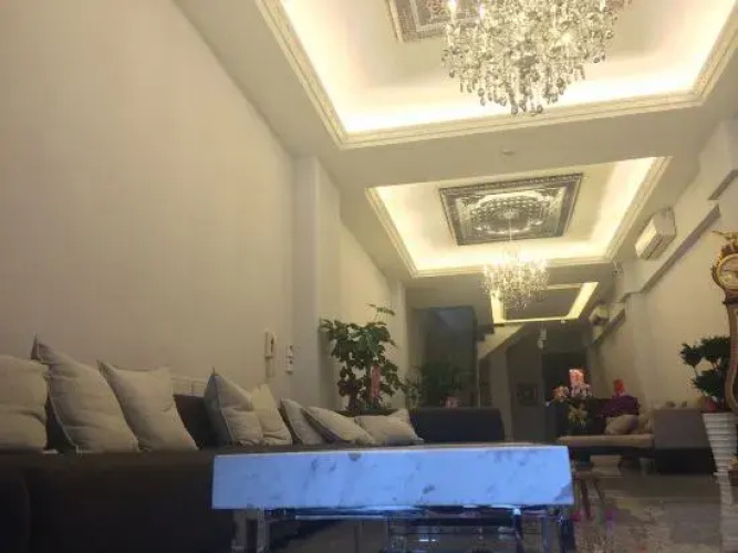 Fall In Love With Paris Hostel(花蓮愛上巴黎民宿)