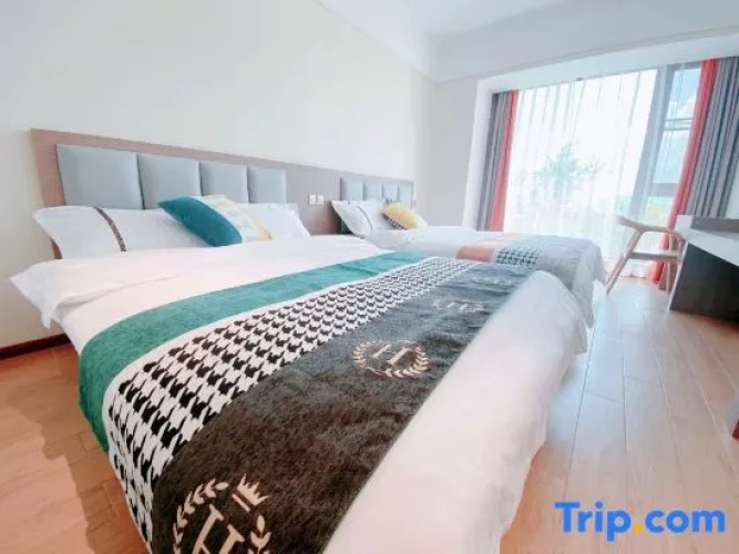 Family Suite with lake view