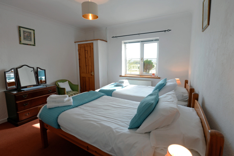 Y Bwthyn - Cosy Cottage with Parking