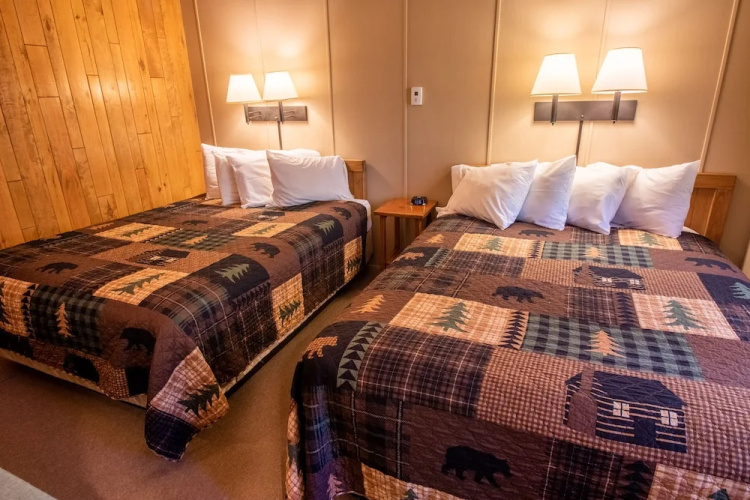 Castle Mountain Lodge