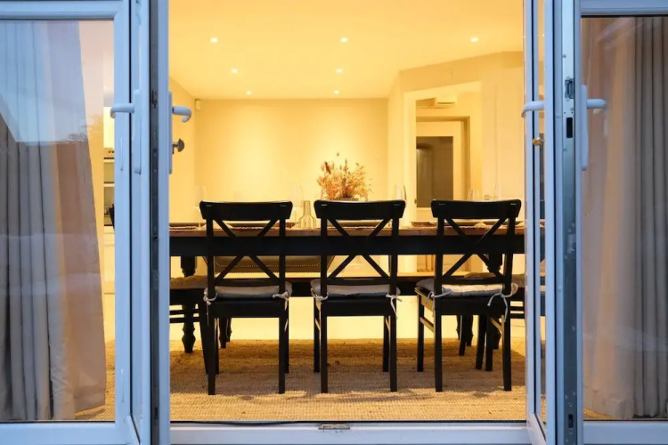 Bicester Villa-6bed-sleeps 14