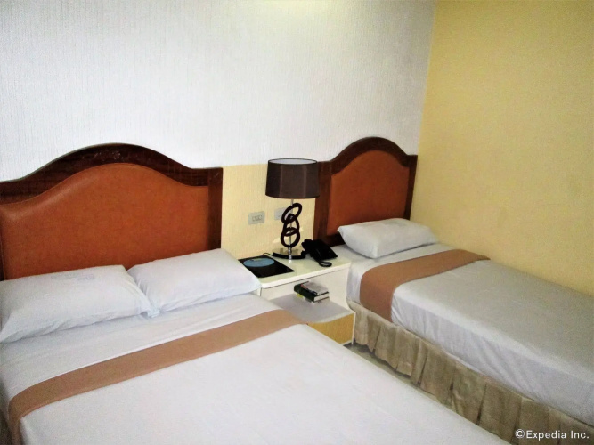 Discovery Hotel and Restaurant