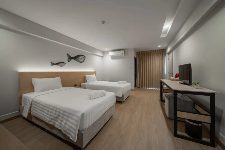 Standard Twin room with balcony