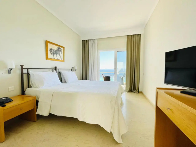 Afitos Apartments & Studios