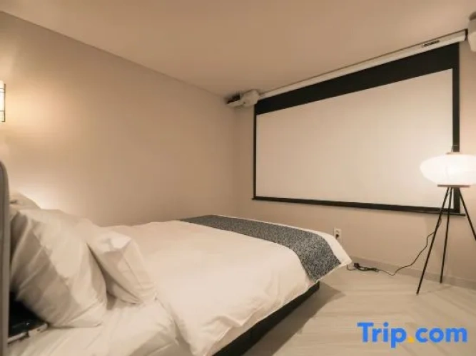 Standard Double Basement room
