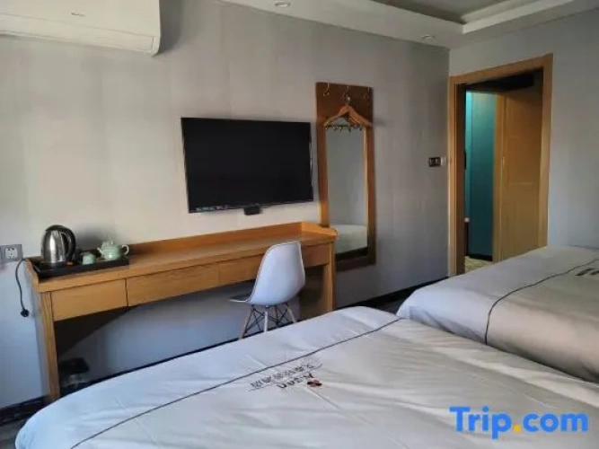 Standard Triple Family room