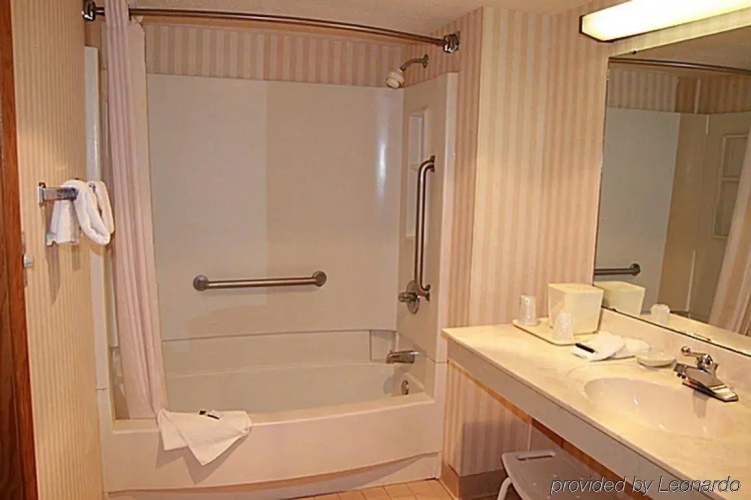 Regency Inn & Suites