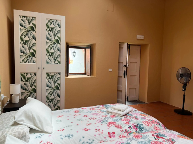 Casona Gildana: Historia, Patrimonio/E-working