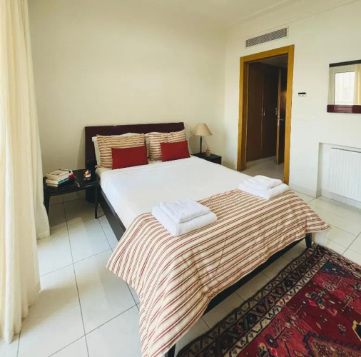 One Bedroom With a View Lac1