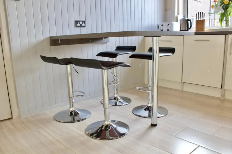 2 Bedroom Flat In Leafy Morningside