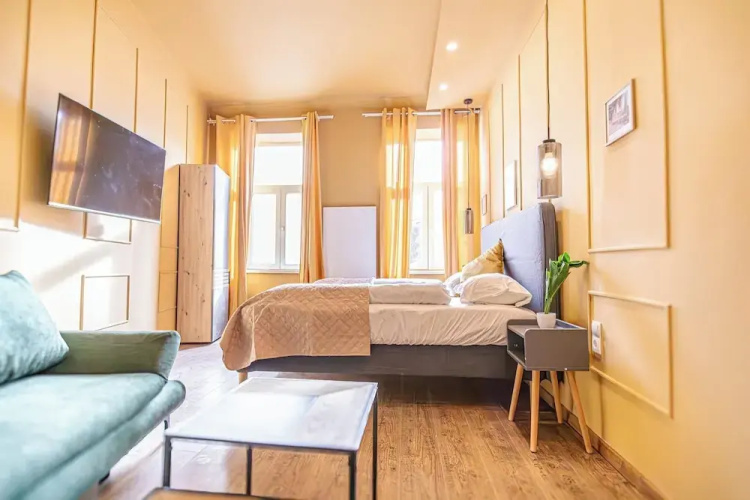 Group Friendly 4BR Near Westbahnhof